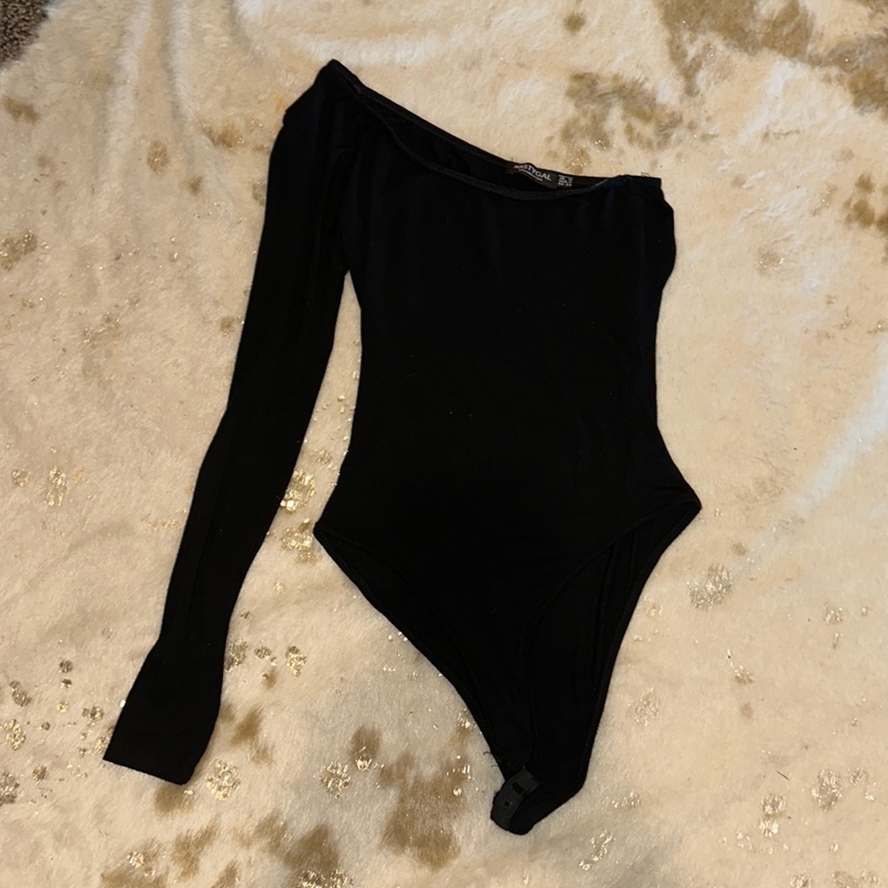 Me should black body suit